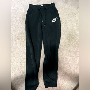 women’s nike jogger sweatpants